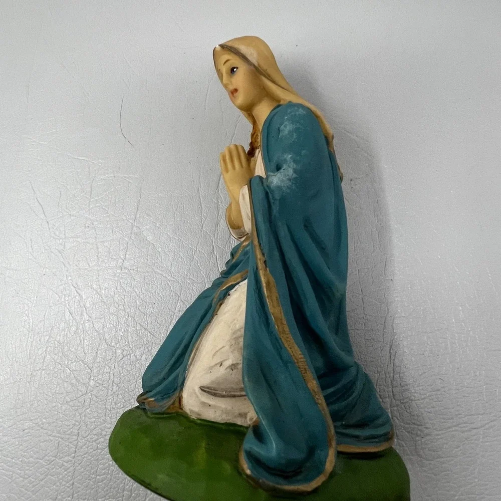Vintage Virgin Mary Figurine Nativity Creche Hand Painted in Italy 7‎ inch